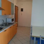 Modern Flat With Balcony-beahost Appartamento