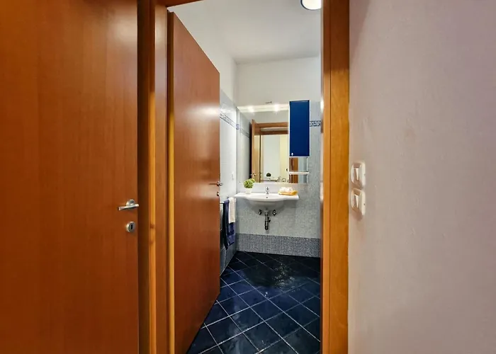 Modern Flat With Balcony-beahost