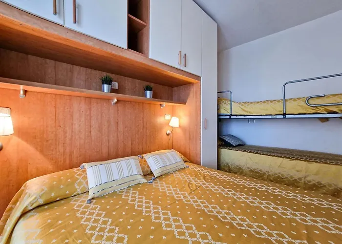 Modern Flat With Balcony-beahost Apartman