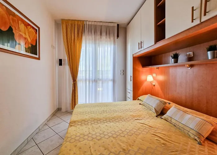 Modern Flat With Balcony-beahost Apartman *