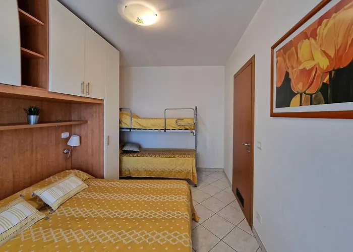 Apartman Modern Flat With Balcony-beahost