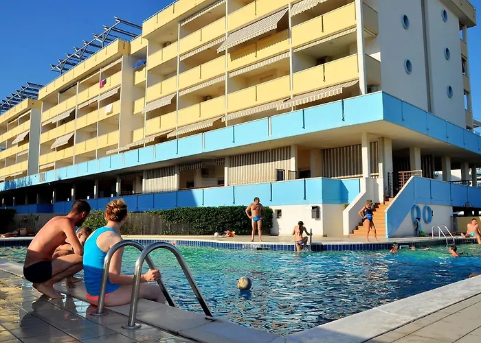 Modern Flat With Balcony-beahost Apartman *