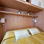 Apartment Modern Flat With Balcony-beahost
