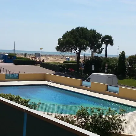 Modern Flat With Balcony-beahost * ביביונה