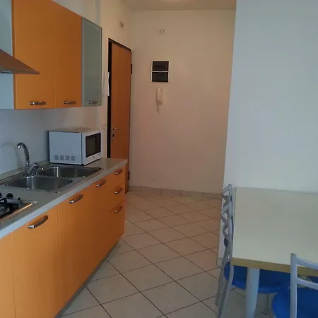 Modern Flat With Balcony-beahost דירה