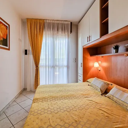 Modern Flat With Balcony-beahost Бибионе