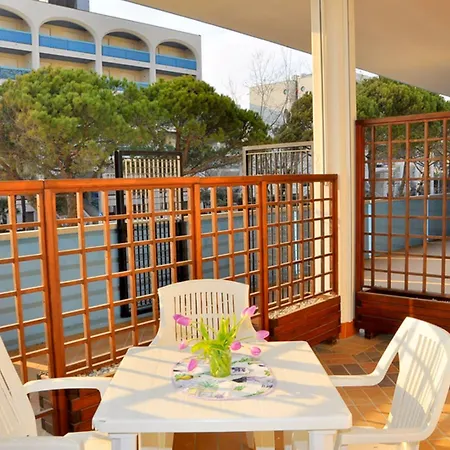 Modern Flat With Balcony-beahost Бибионе