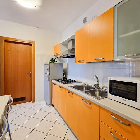 Modern Flat With Balcony-beahost * Бибионе